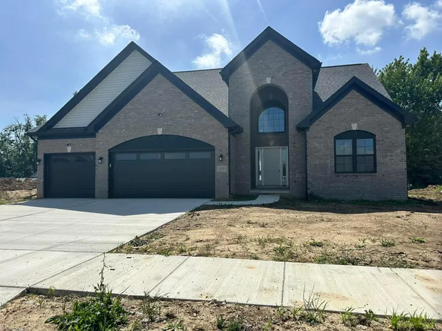 $500,000 | 20869 Prairie Creek Boulevard, Trenton, MI 48183