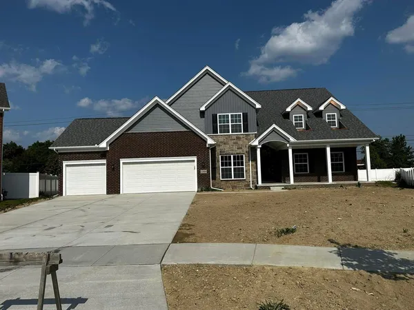 $500,000 | 20869 Prairie Creek Boulevard, Trenton, MI 48183