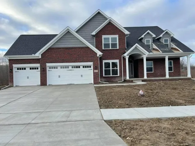$500,000 | 20869 Prairie Creek Boulevard, Trenton, MI 48183