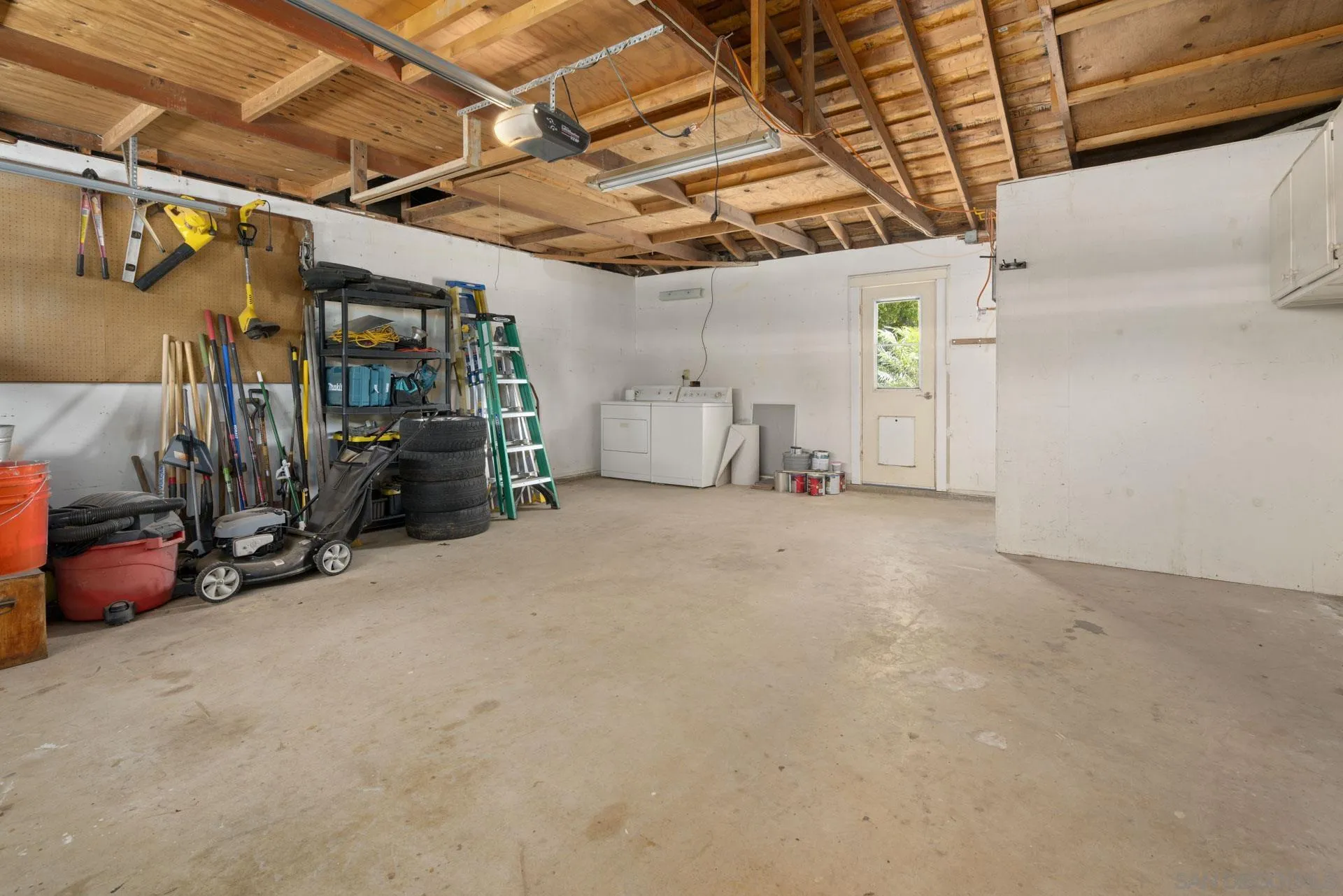 913 Buena Rosa Court Fallbrook, CA 92028 - Photo 27 of 45