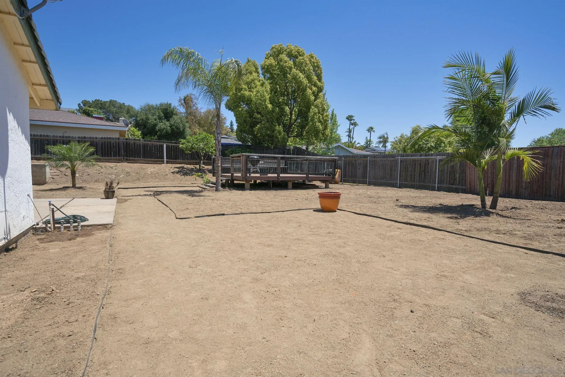 913 Buena Rosa Court Fallbrook, CA 92028 - Photo 36 of 45 a view of a basket ball ground