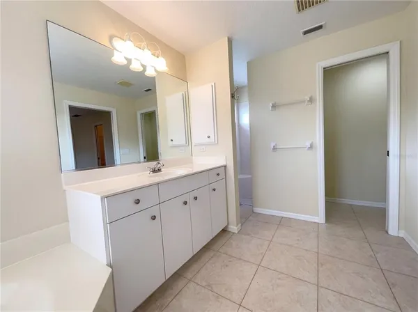 $470,000 | 890 Morgan Towne Way, Venice, FL 34292