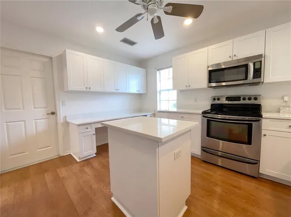 $470,000 | 890 Morgan Towne Way, Venice, FL 34292
