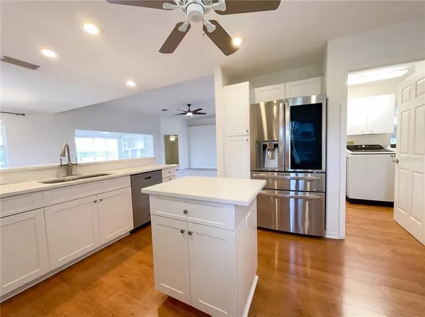 $470,000 | 890 Morgan Towne Way, Venice, FL 34292