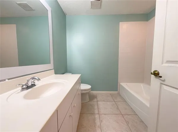 $470,000 | 890 Morgan Towne Way, Venice, FL 34292