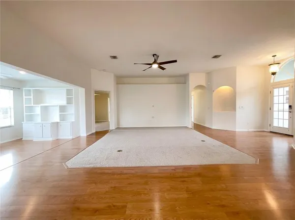 $470,000 | 890 Morgan Towne Way, Venice, FL 34292