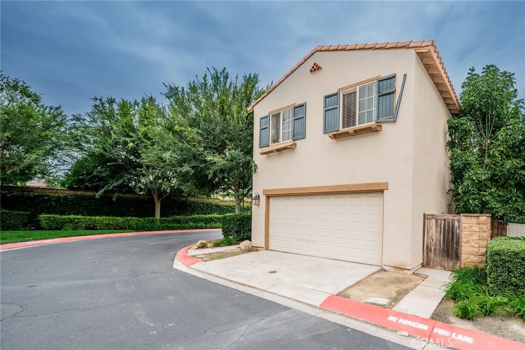 6361 Chattanooga Drive Riverside, CA 92504 - Photo 3 of 33
