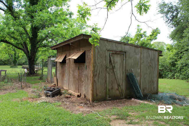 10375 Russ Road Daphne, AL 36526 - Photo 18 of 25 Protect your chickens in this nice coop (sorry no chickens included)