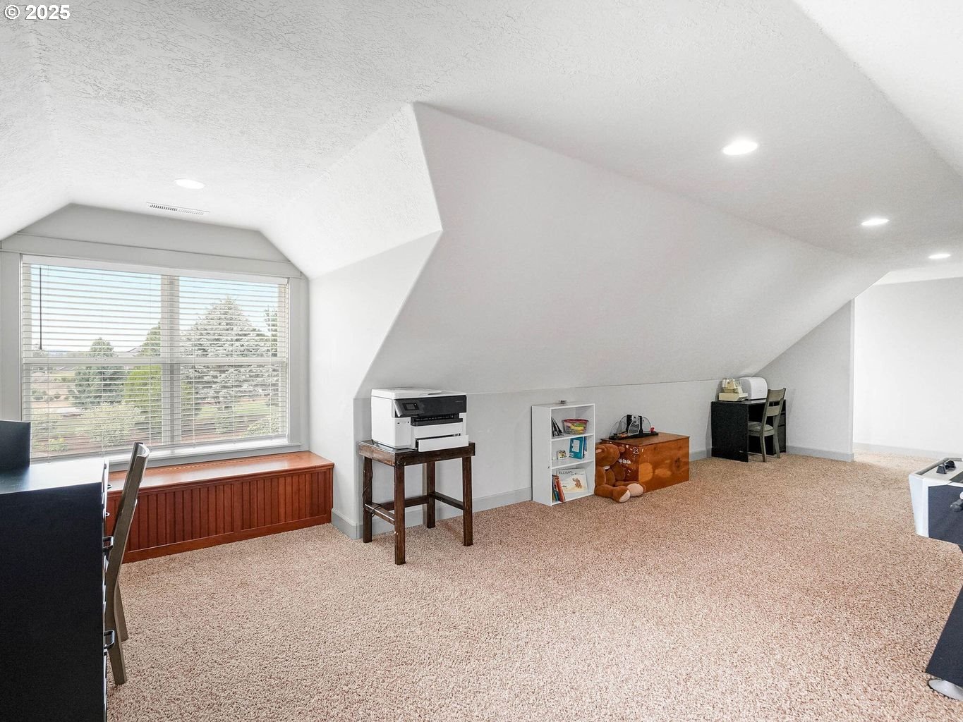 40893 Elk Ridge Lane Stayton, OR 97383 - Photo 32 of 46 a living room with furniture and a large window