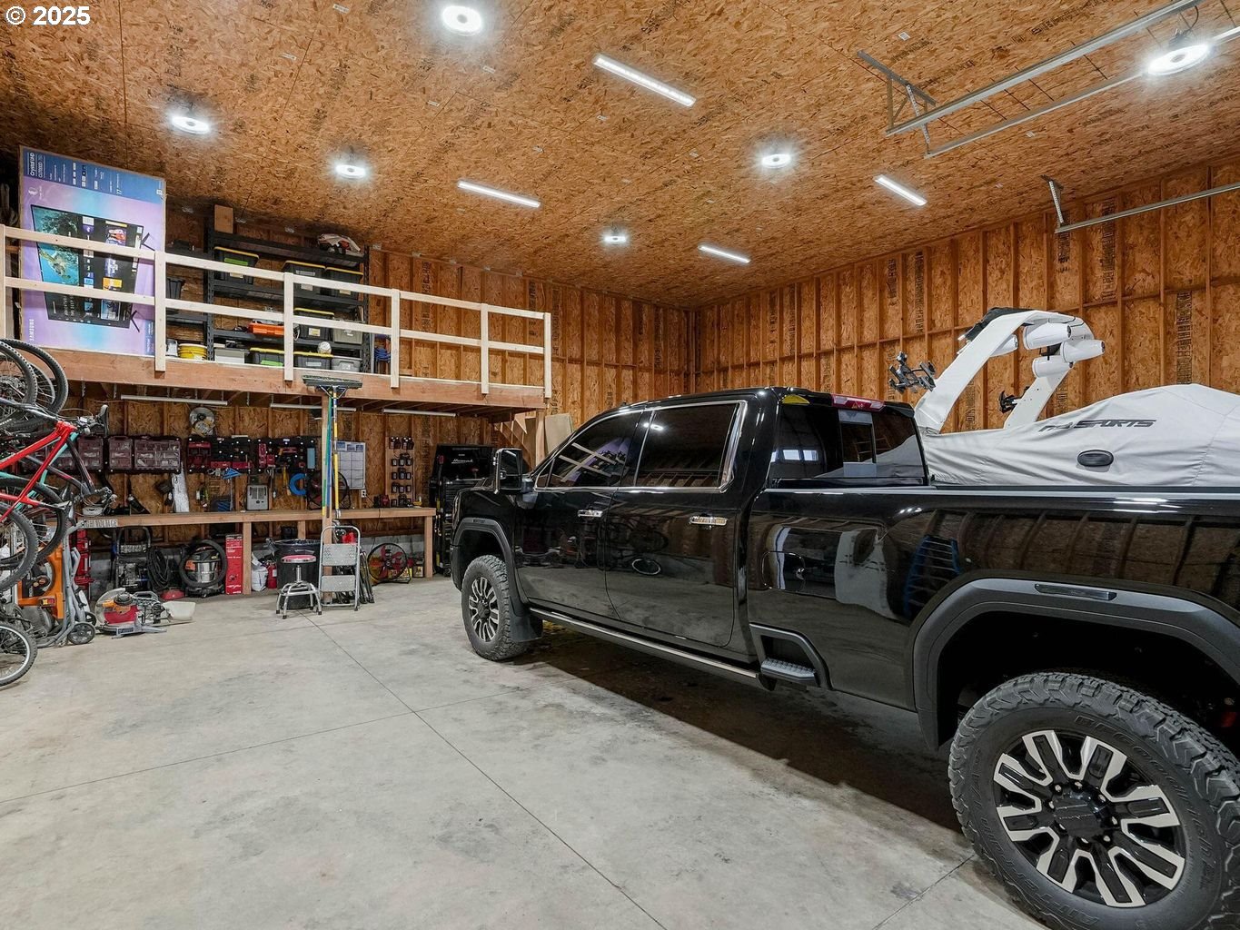 40893 Elk Ridge Lane Stayton, OR 97383 - Photo 42 of 46 a view of car garage