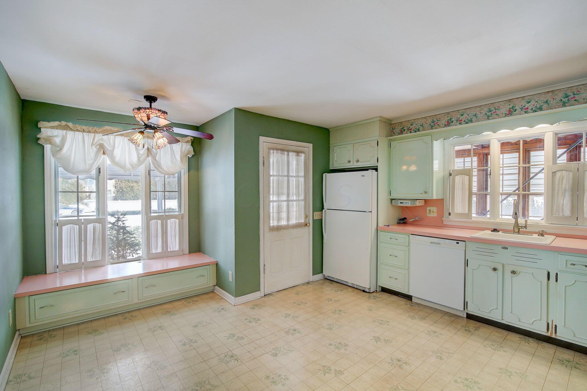 45555 North Ridge Road Amherst, OH 44001 - Photo 10 of 36 Kitchen