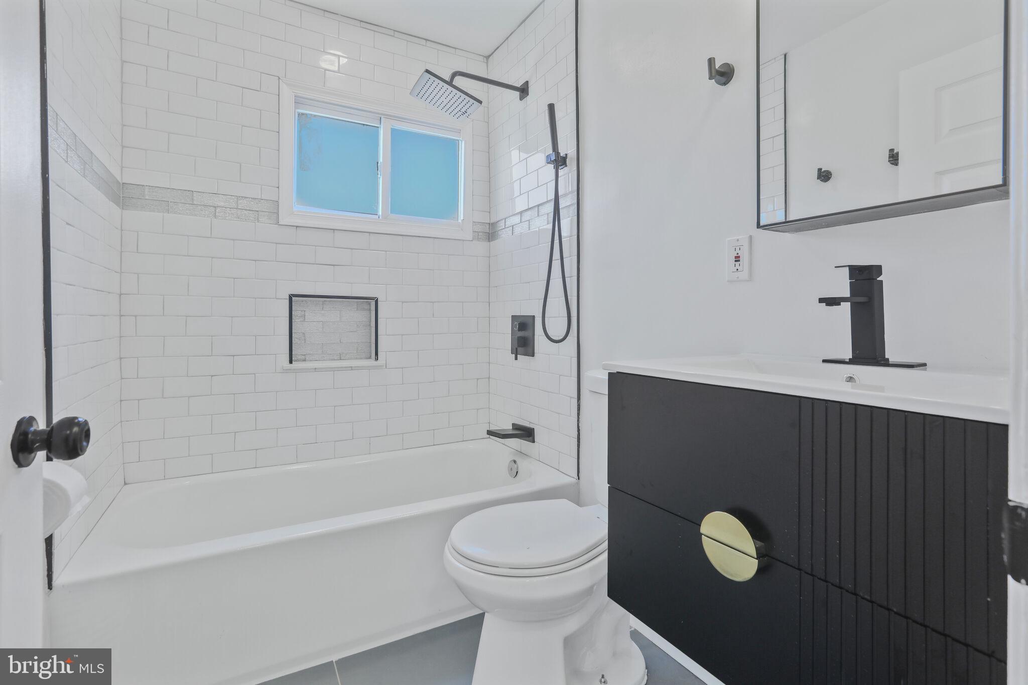 1700 Melbourne Road Dundalk, MD 21222 - Photo 23 of 31 Bathroom