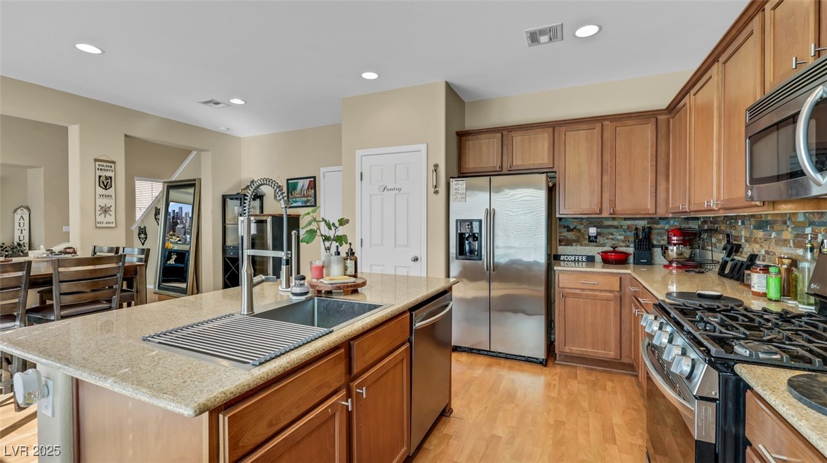 10657 Cave Ridge Street Las Vegas, NV 89179 - Photo 6 of 25 Gallery Image 6