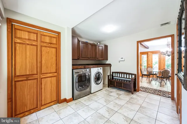 a view of empty room