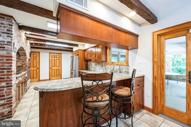 a view of a storage & utility room with washer and dryer
