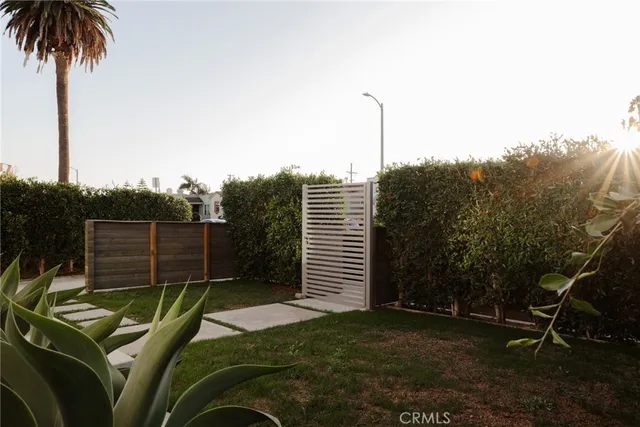 $879,000 | 6418 3rd Avenue, Los Angeles, CA 90043