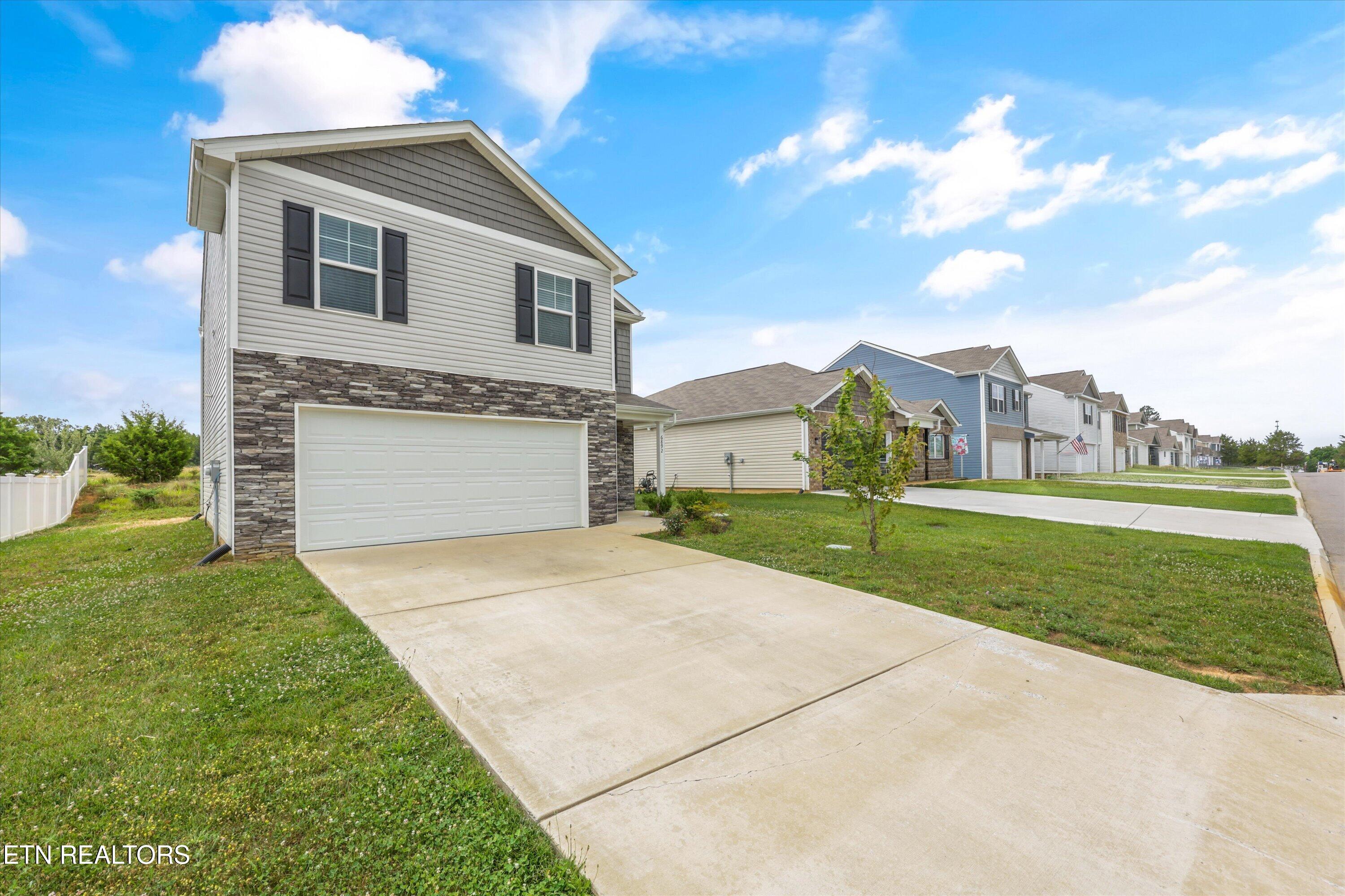 6892 Squirrel Run Lane Corryton, TN 37721 - Photo 4 of 25 04-6892 Squirrel Run Ln 25