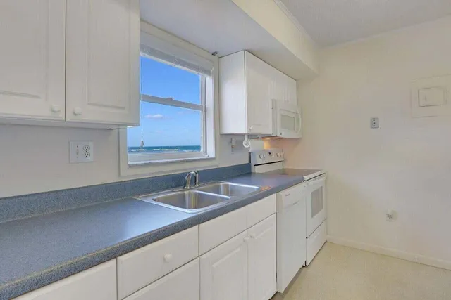 $4,300 | 1501 Northeast Ocean Boulevard, Unit 2, Stuart, FL 34996
