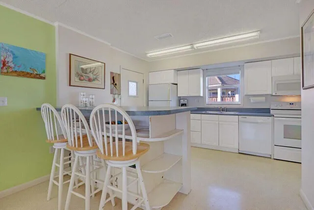 $4,300 | 1501 Northeast Ocean Boulevard, Unit 2, Stuart, FL 34996