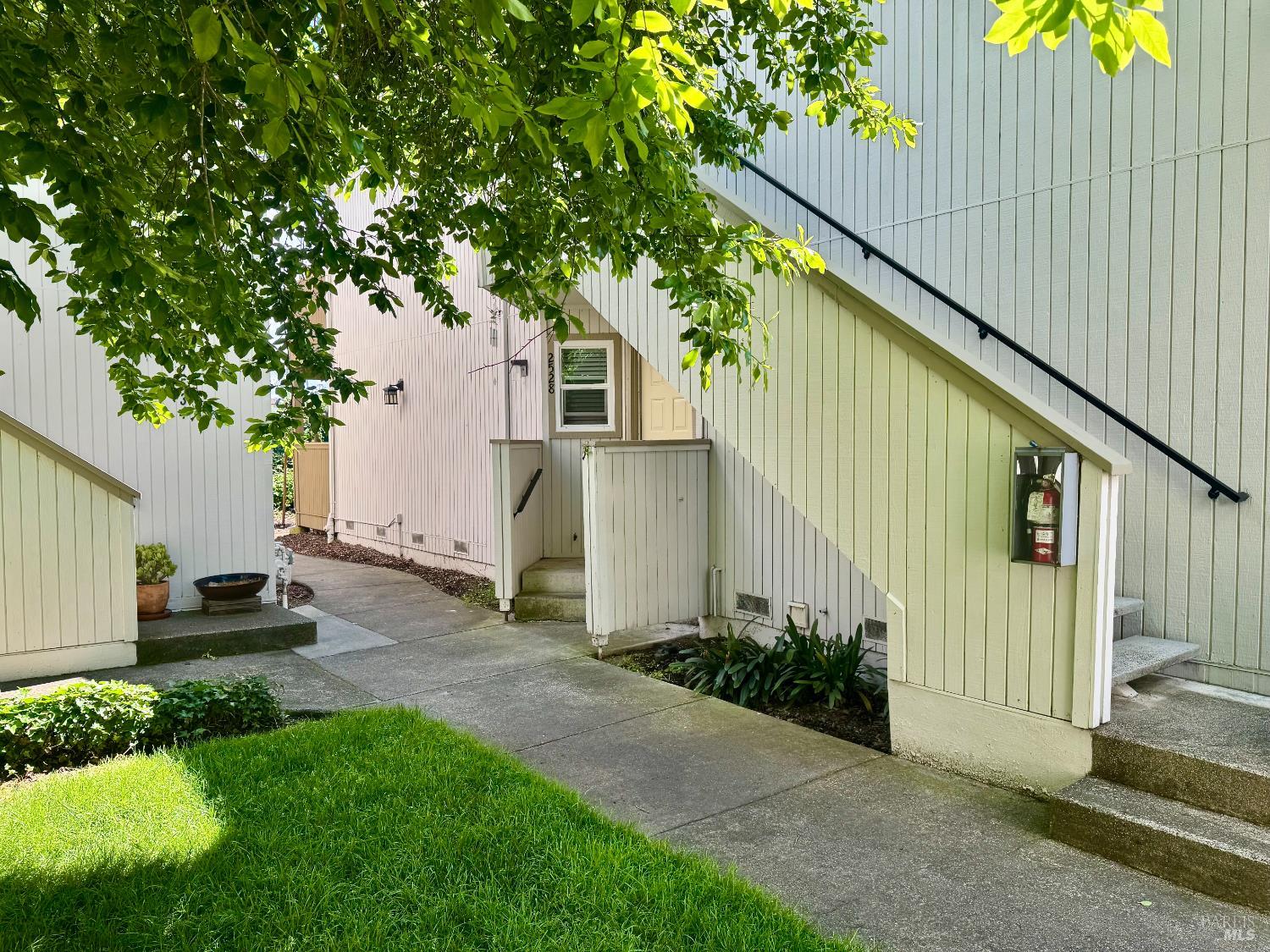 2528 Westberry Drive Santa Rosa, CA 95403 - Photo 34 of 37 a backyard of a house with plants and tree