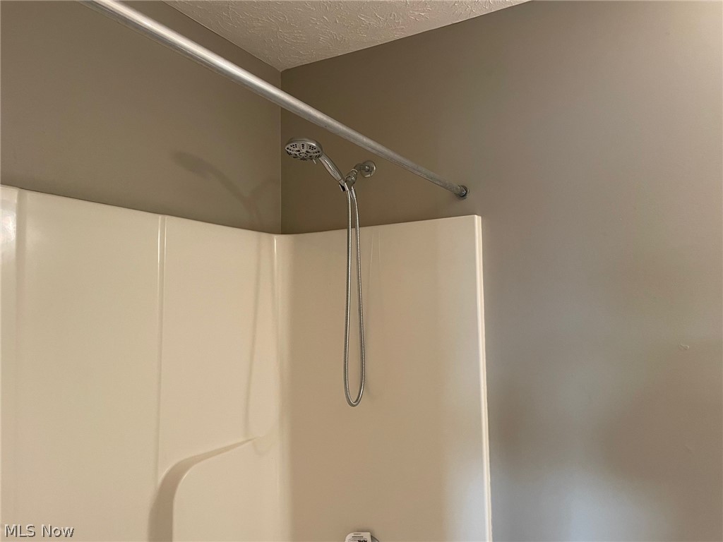 4440 Sexton Road Cleveland, OH 44105 - Photo 22 of 38 Full bath view 2