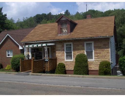 122 Whitestown Road Lyndora, PA 16045 - Photo 1 of 7 Exterior Front.