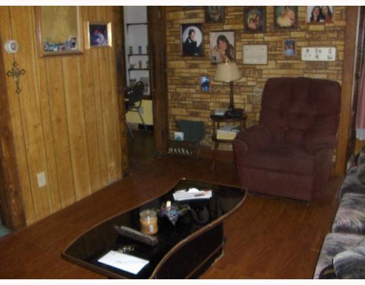 122 Whitestown Road Lyndora, PA 16045 - Photo 4 of 7 Living Room.