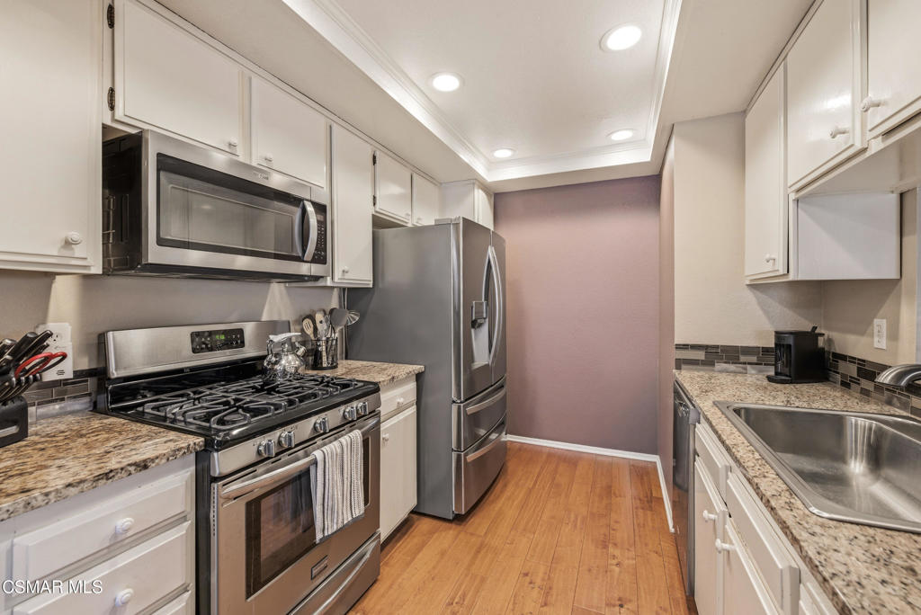 1995 Covington Avenue Simi Valley, CA 93065 - Photo 11 of 28