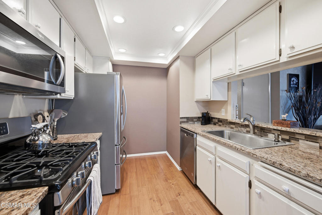 1995 Covington Avenue Simi Valley, CA 93065 - Photo 12 of 28