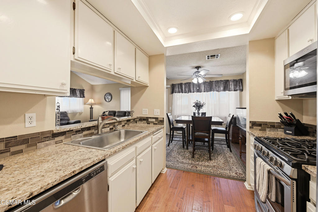 1995 Covington Avenue Simi Valley, CA 93065 - Photo 14 of 28