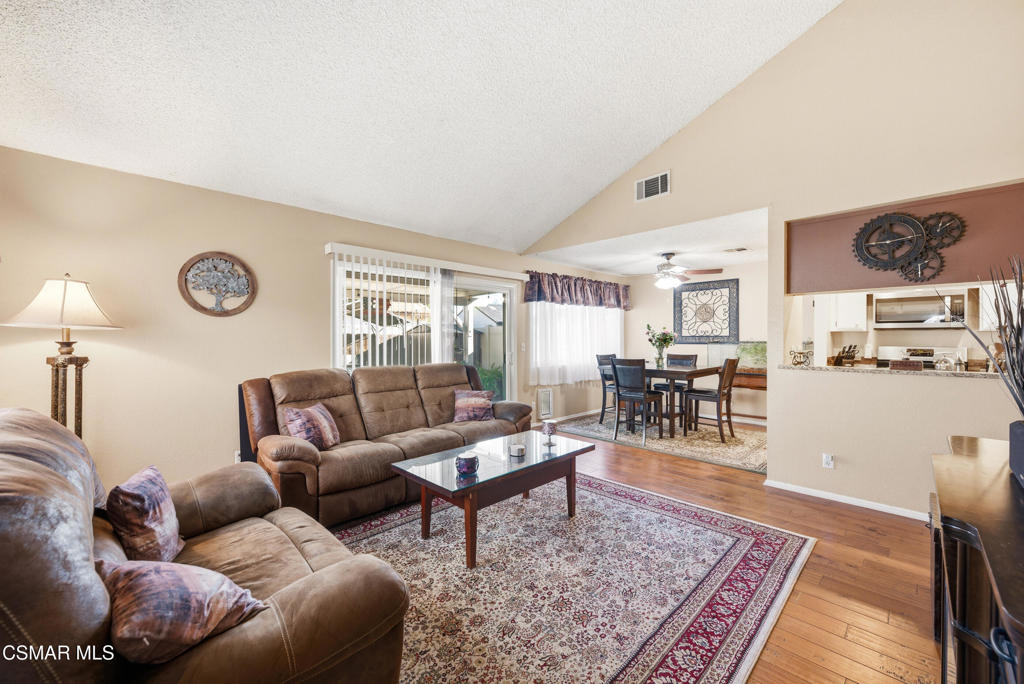 1995 Covington Avenue Simi Valley, CA 93065 - Photo 5 of 28