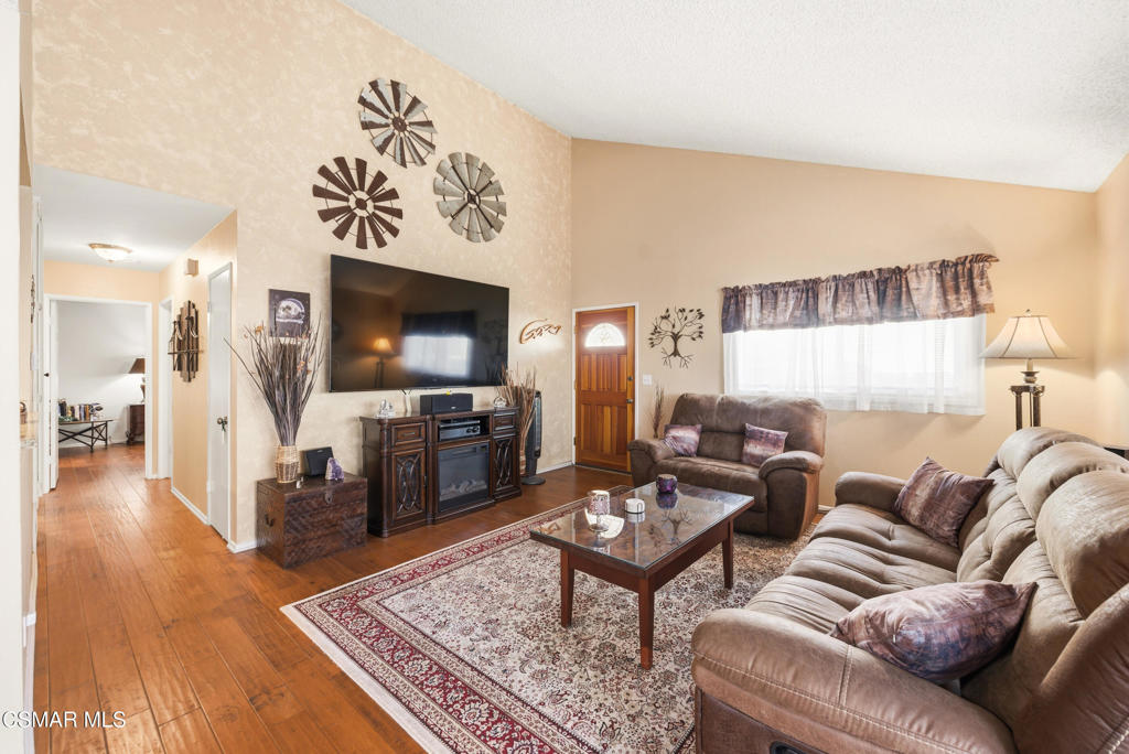 1995 Covington Avenue Simi Valley, CA 93065 - Photo 7 of 28