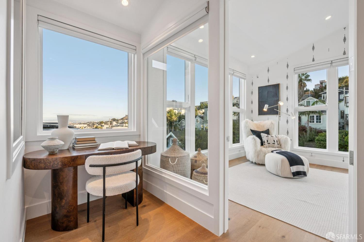 439 Clipper Street San Francisco, CA 94114 - Photo 31 of 71 a dining room with furniture and a large window