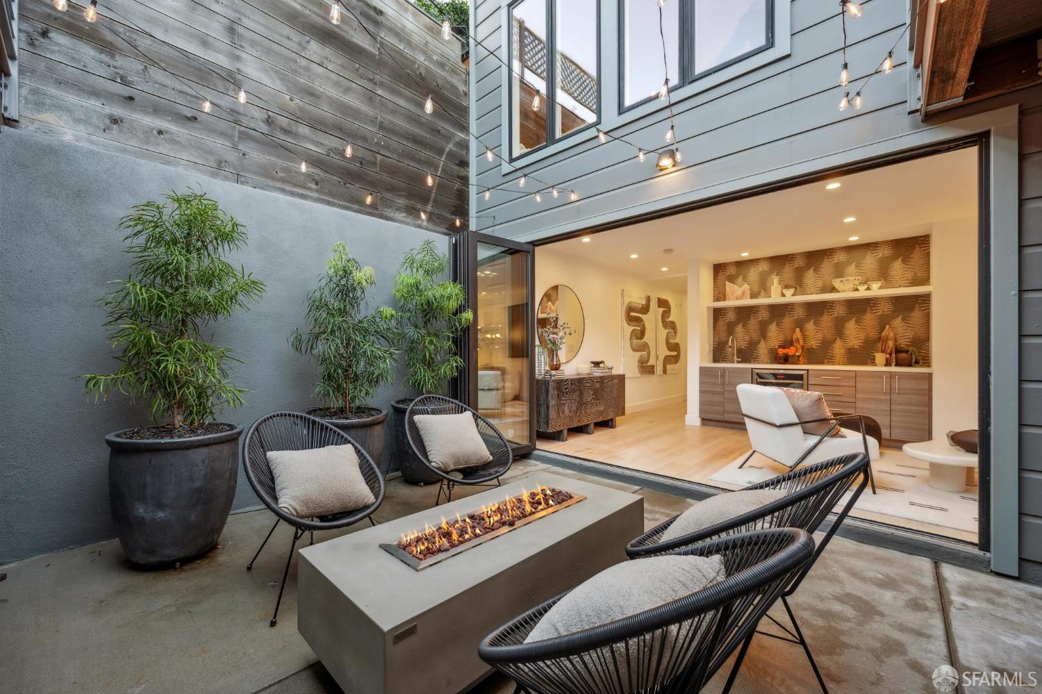 439 Clipper Street San Francisco, CA 94114 - Photo 55 of 71 a outdoor space with sitting space