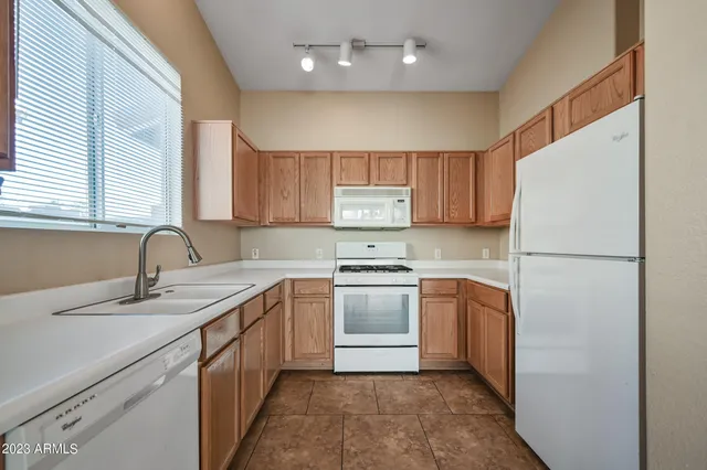 $1,675 | 16122 West Desert Bloom Street, Goodyear, AZ 85338