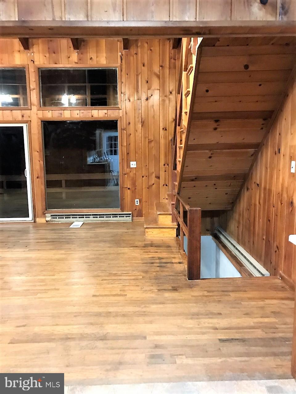 547 Split Rail Road Front Royal, VA 22630 - Photo 8 of 25 LIVING ROOM