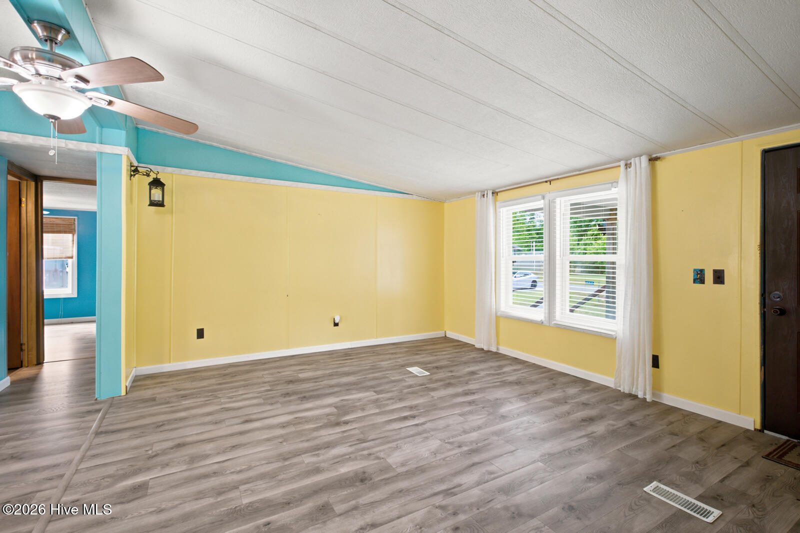303 Queens Road Hubert, NC 28539 - Photo 5 of 28
