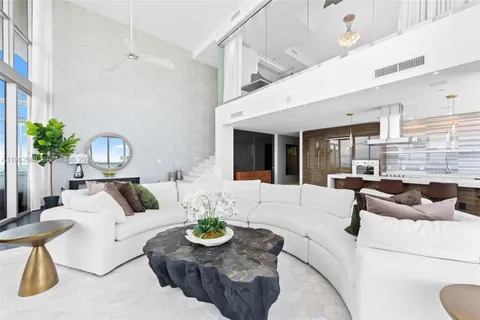 $4,500,000 | 1100 Biscayne Boulevard, Unit 5706, Miami, FL 33132