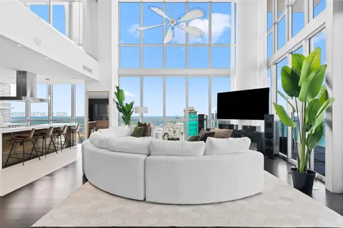 $4,500,000 | 1100 Biscayne Boulevard, Unit 5706, Miami, FL 33132