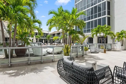 $4,500,000 | 1100 Biscayne Boulevard, Unit 5706, Miami, FL 33132
