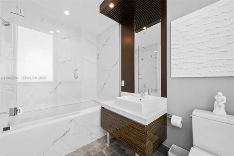 $4,500,000 | 1100 Biscayne Boulevard, Unit 5706, Miami, FL 33132