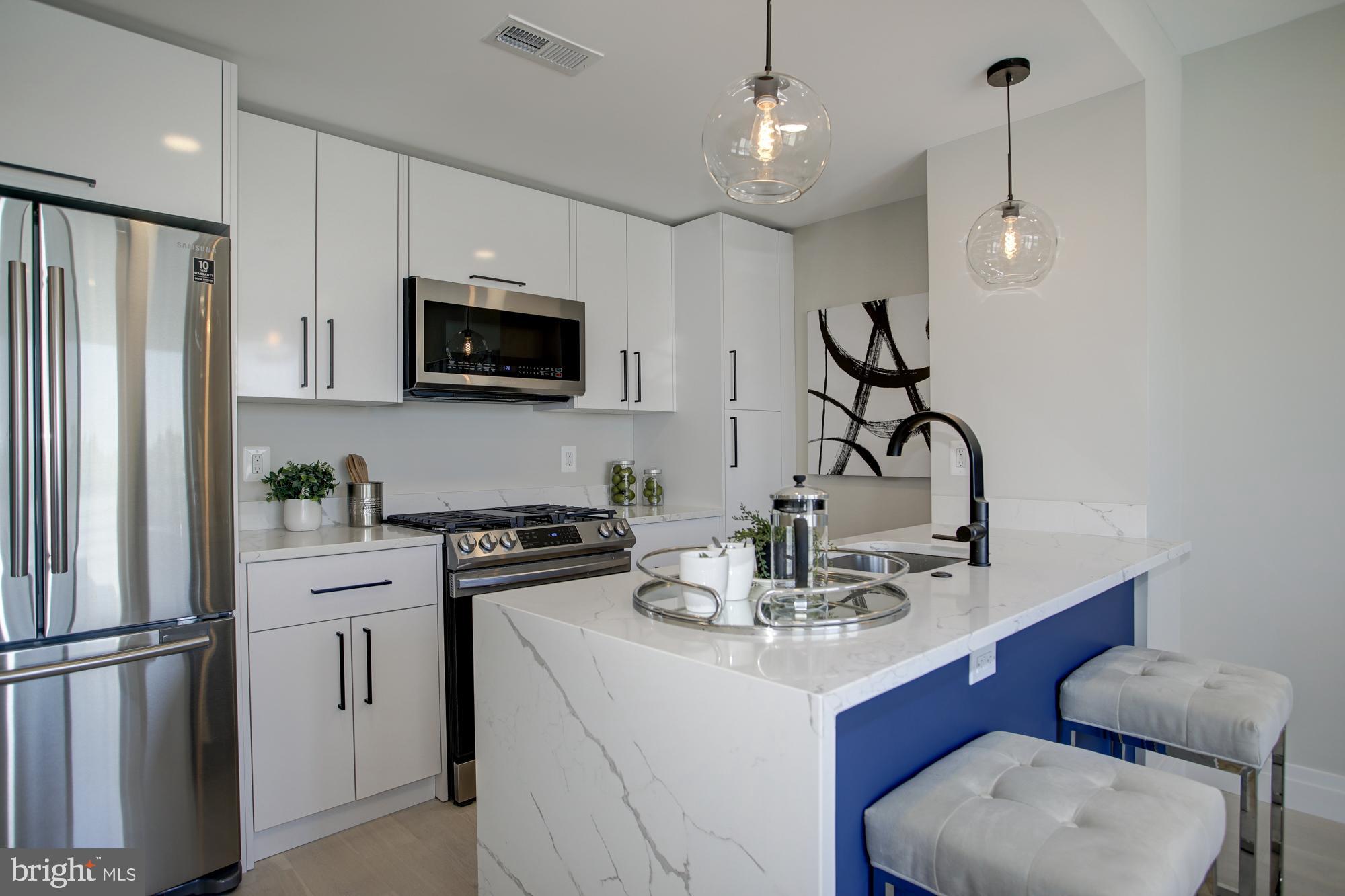 2301 Ontario Road Northwest, Unit 301 Washington, DC 20009 - Photo 2 of 17 Great large kitchen