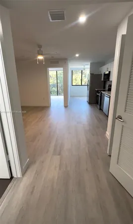 $2,000 | 20 Northeast 19th Avenue, Unit 302, Pompano Beach, FL 33060