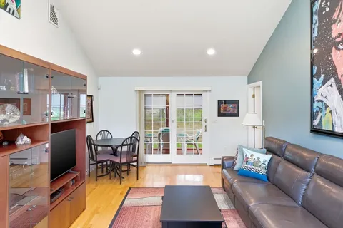$1,048,000 | 32 Hayden Lane, Bedford, MA 01730