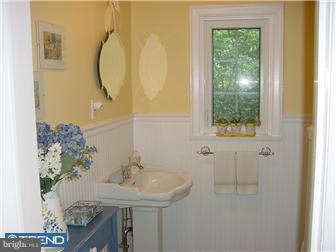 508 East Valley Green Road Flourtown, PA 19031 - Photo 11 of 12 Bathroom