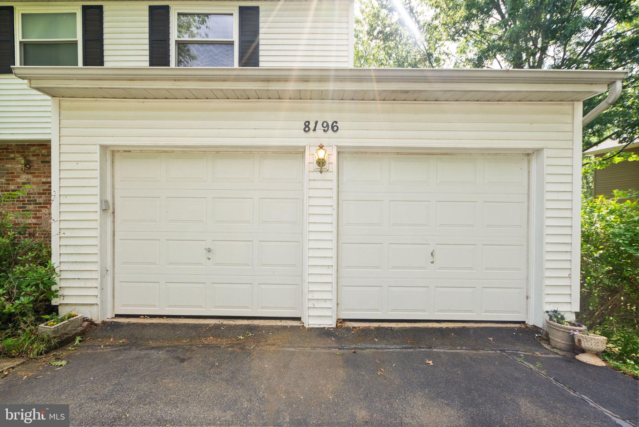 8196 Oakglen Road Manassas, VA 20110 - Photo 5 of 53 2 Car Garage