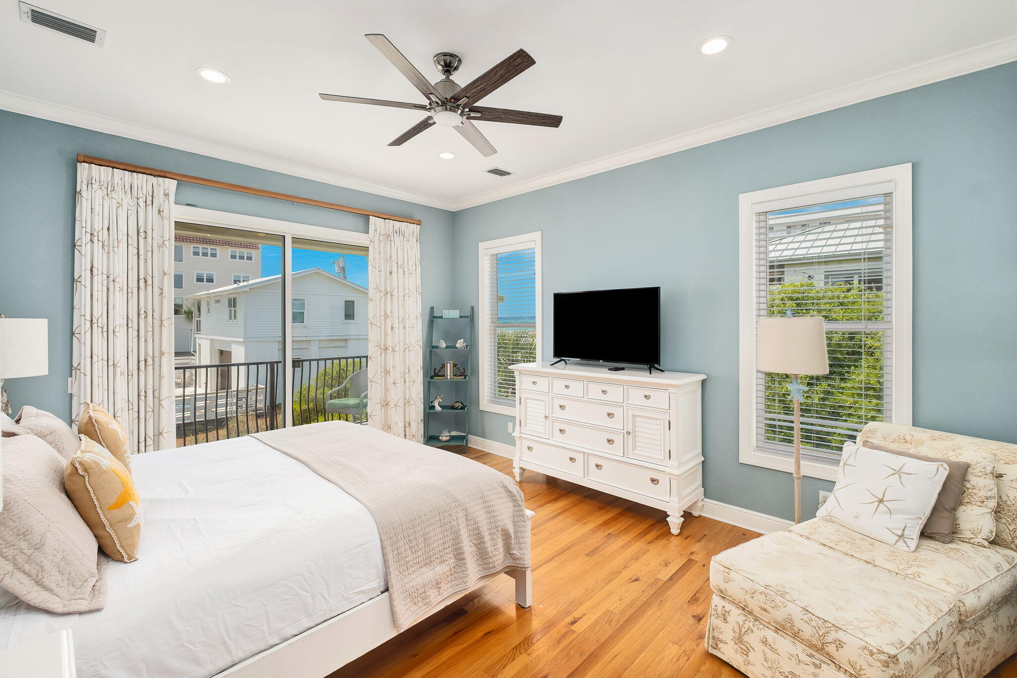 226 Sandtrap Road Miramar Beach, FL 32550 - Photo 4 of 15 a bedroom with a bed and a flat screen tv