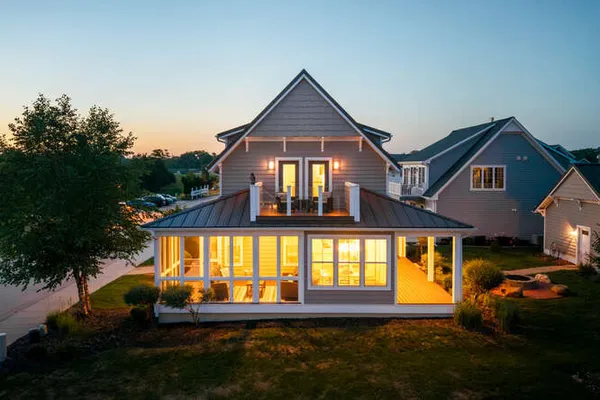 $529,000 | 12 Great Lp W Drive, Ottawa, IL 61350