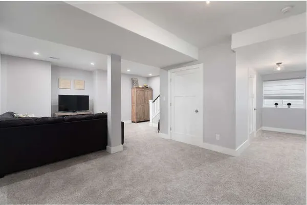 $529,000 | 12 Great Lp W Drive, Ottawa, IL 61350