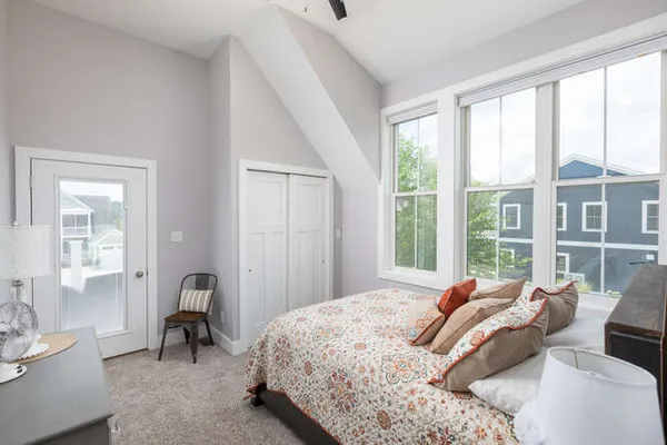 $529,000 | 12 Great Lp W Drive, Ottawa, IL 61350